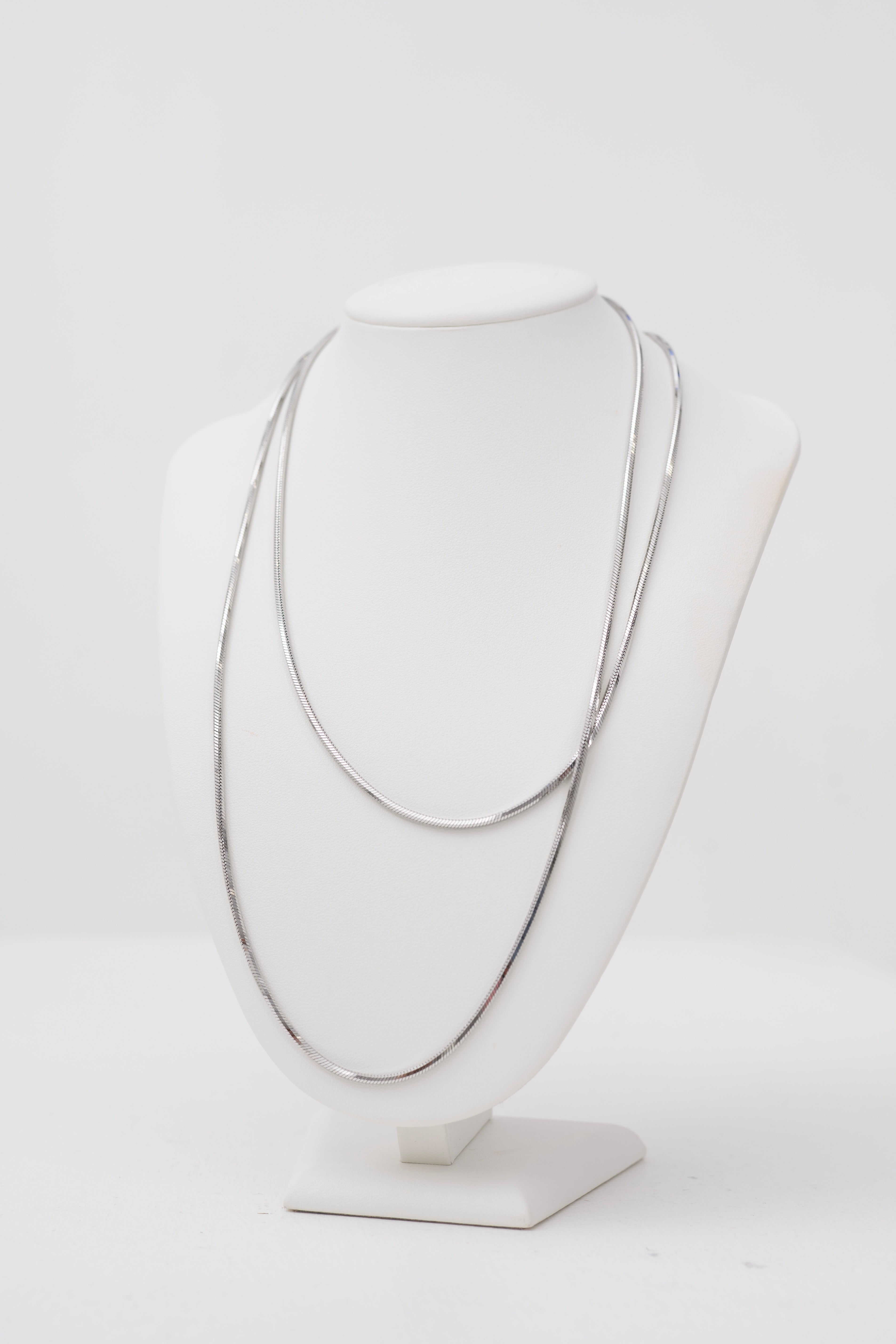 Collana lunga a cordoncino