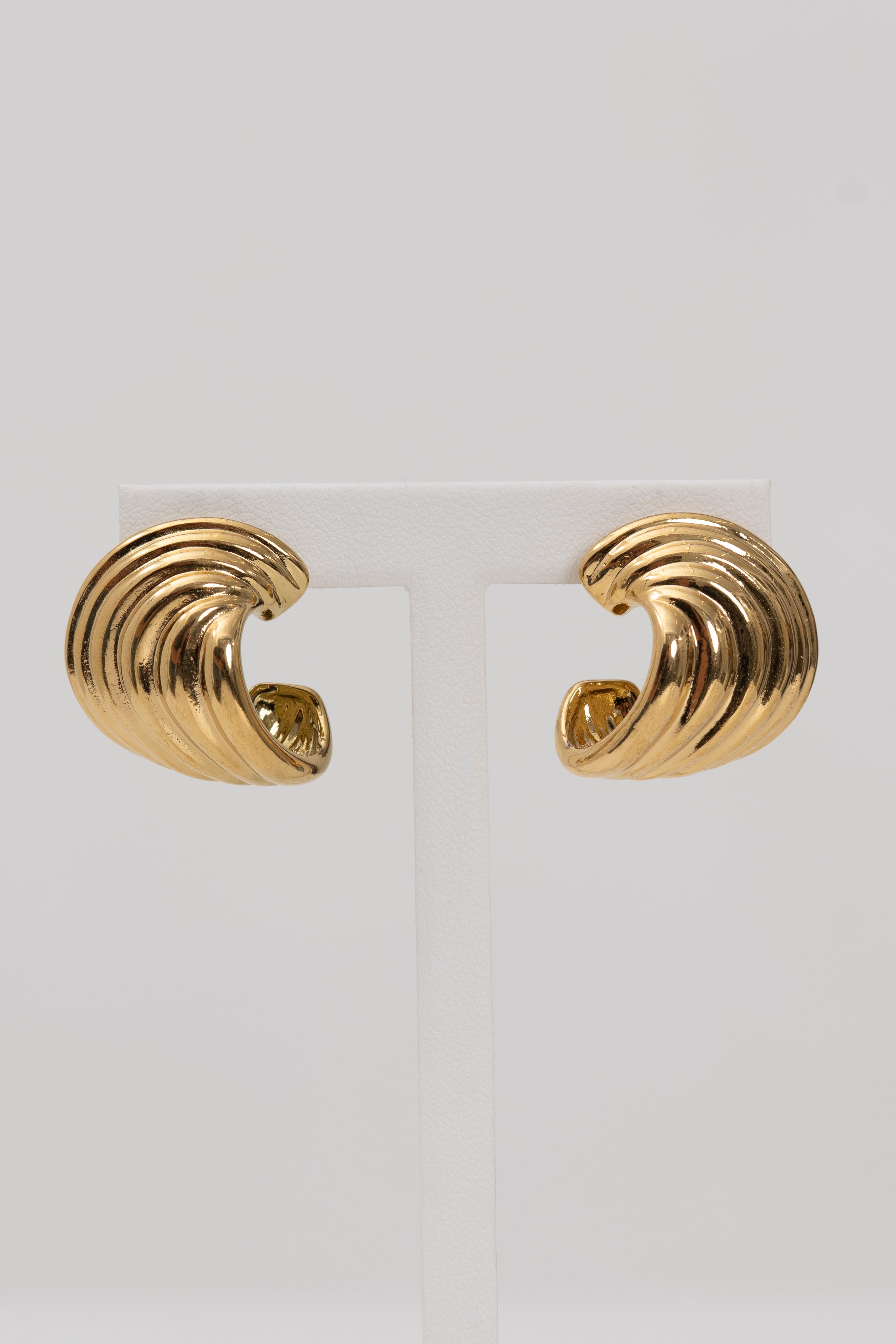 Orecchini mezza conchiglia