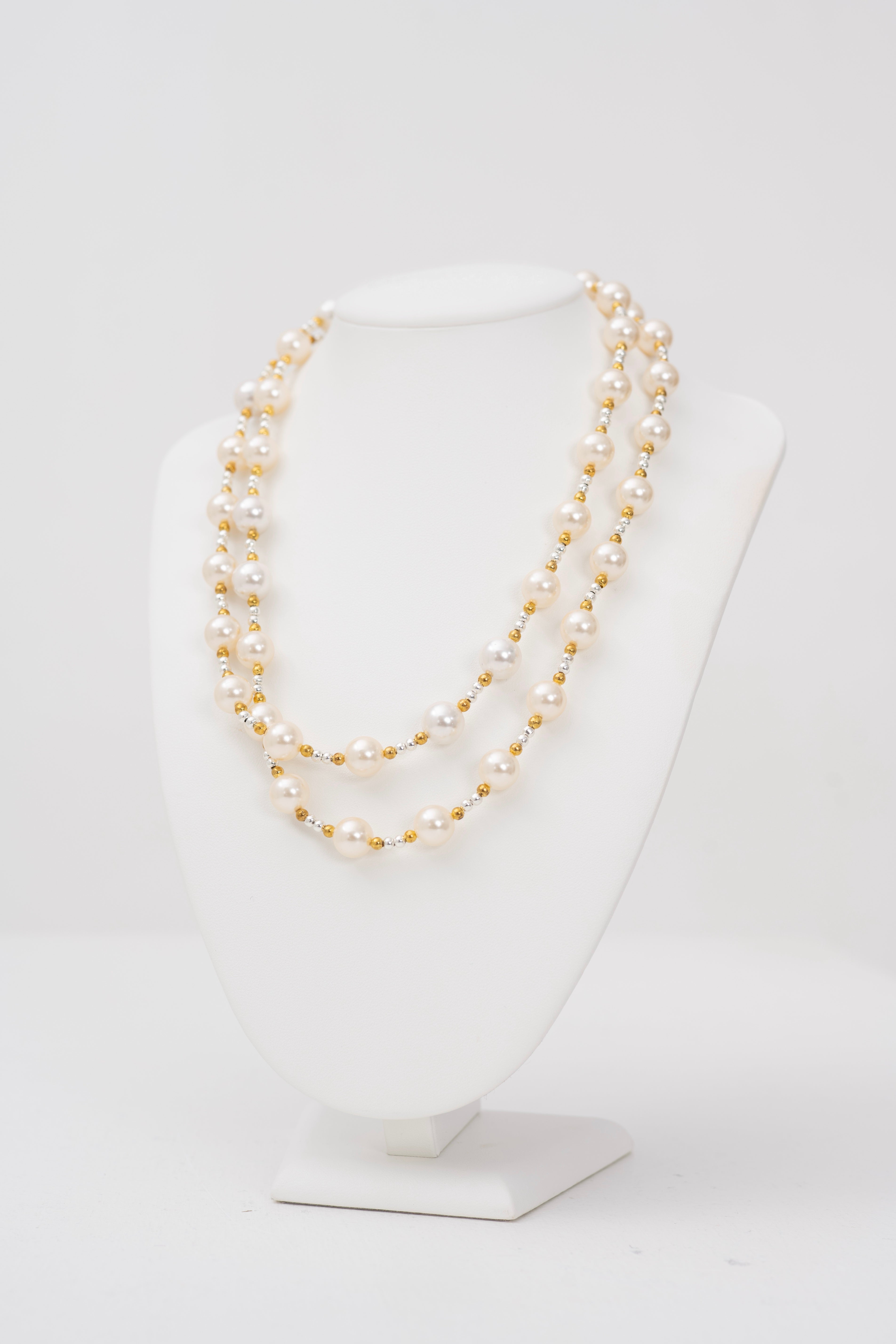 Collana fatta a mano con perle e perline oro e argento