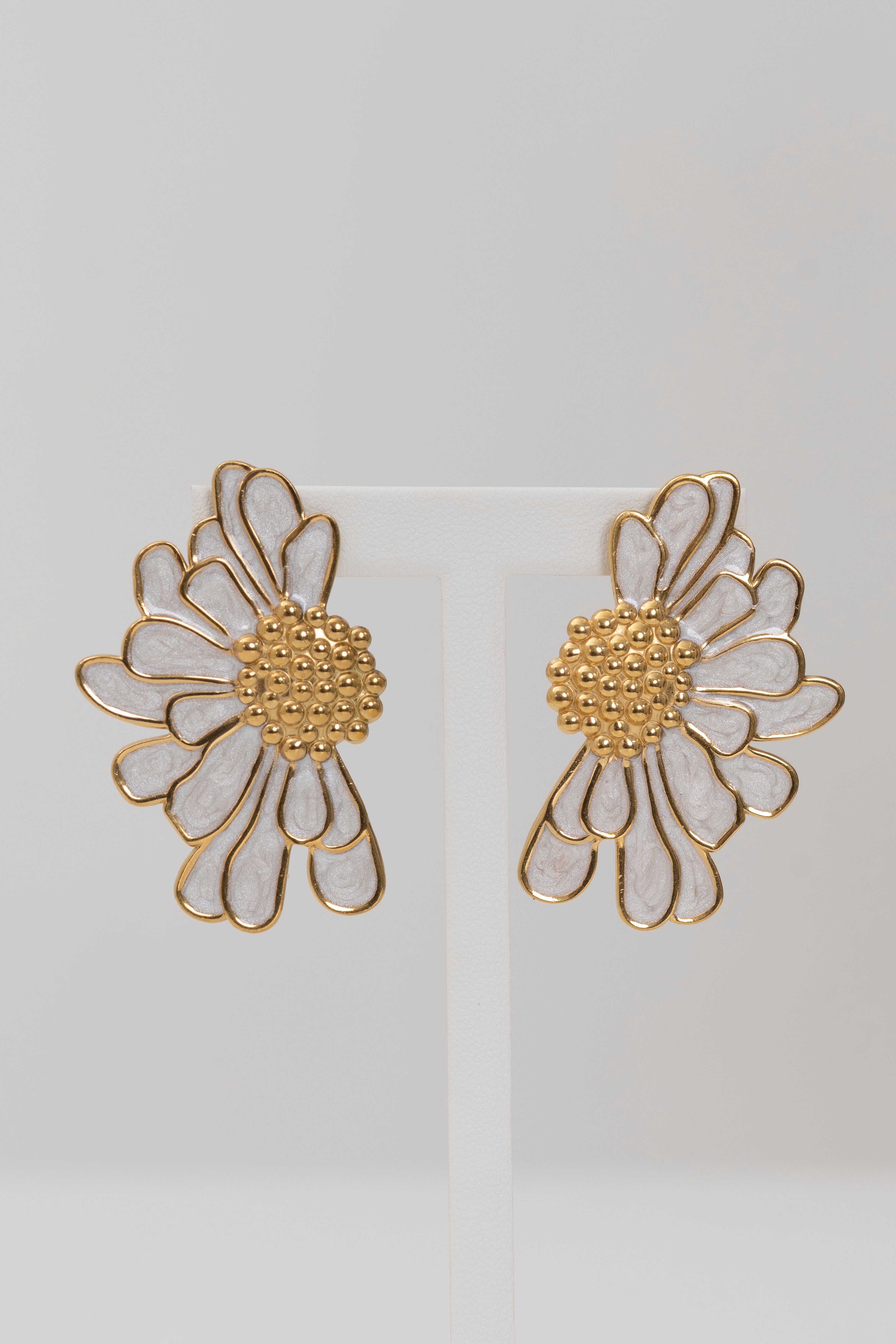 Orecchino margherita