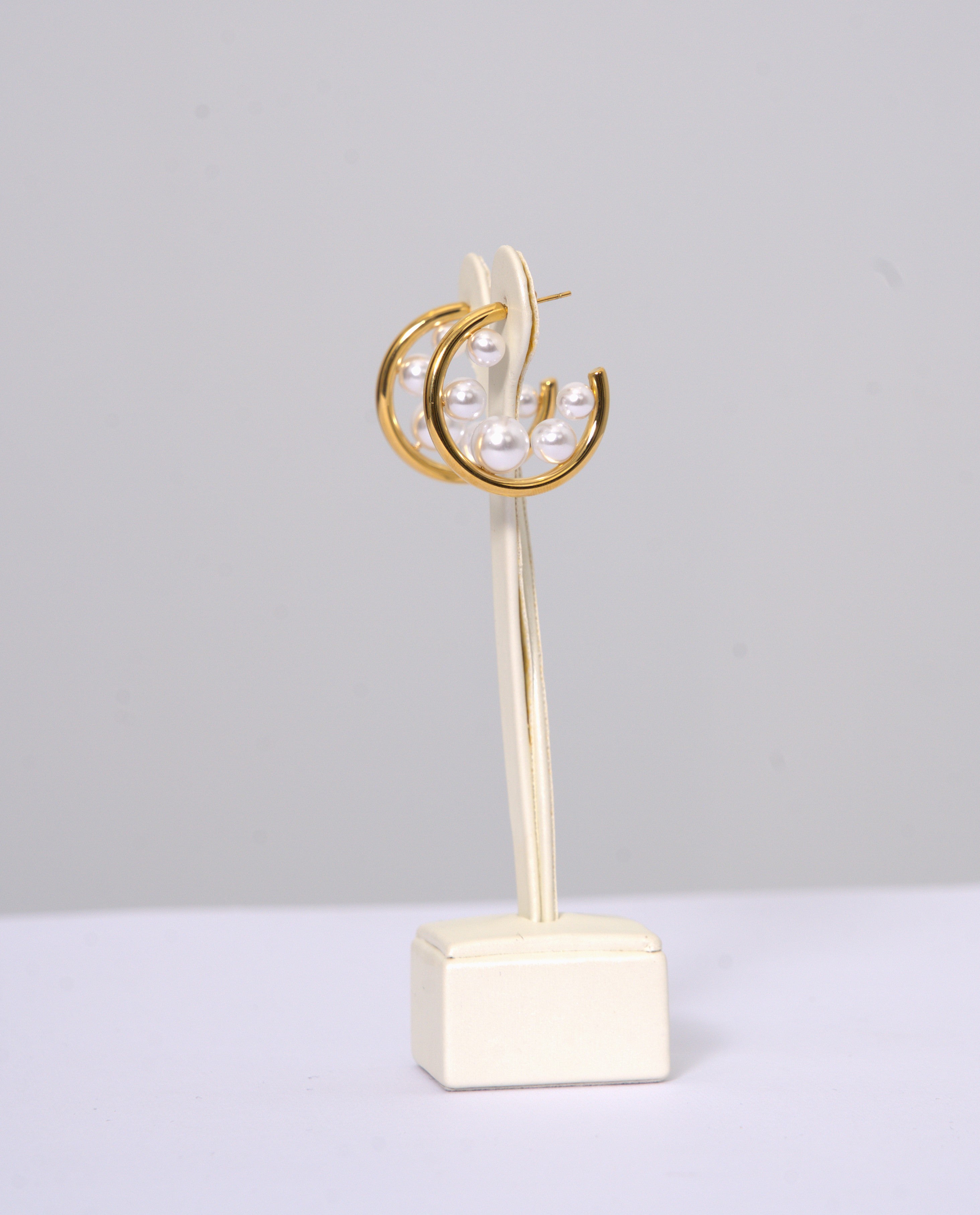 orecchini cerchietto con perle