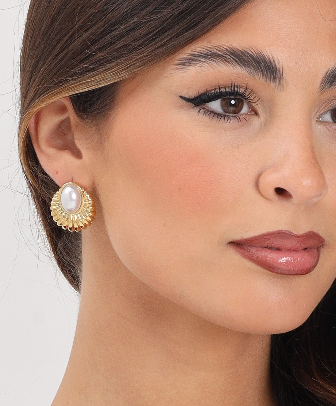 orecchini a lobo con perla