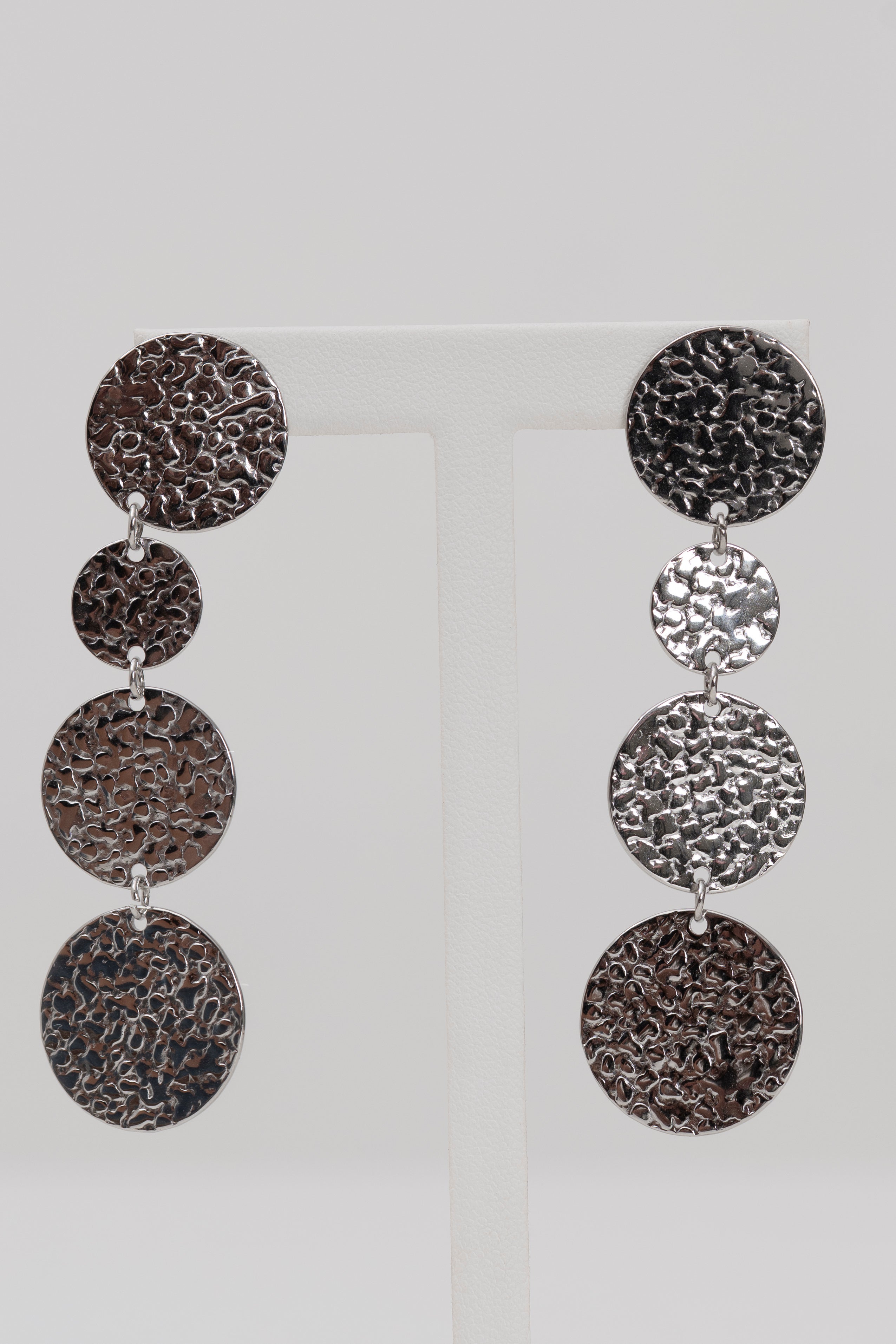 Orecchini pendenti martellati