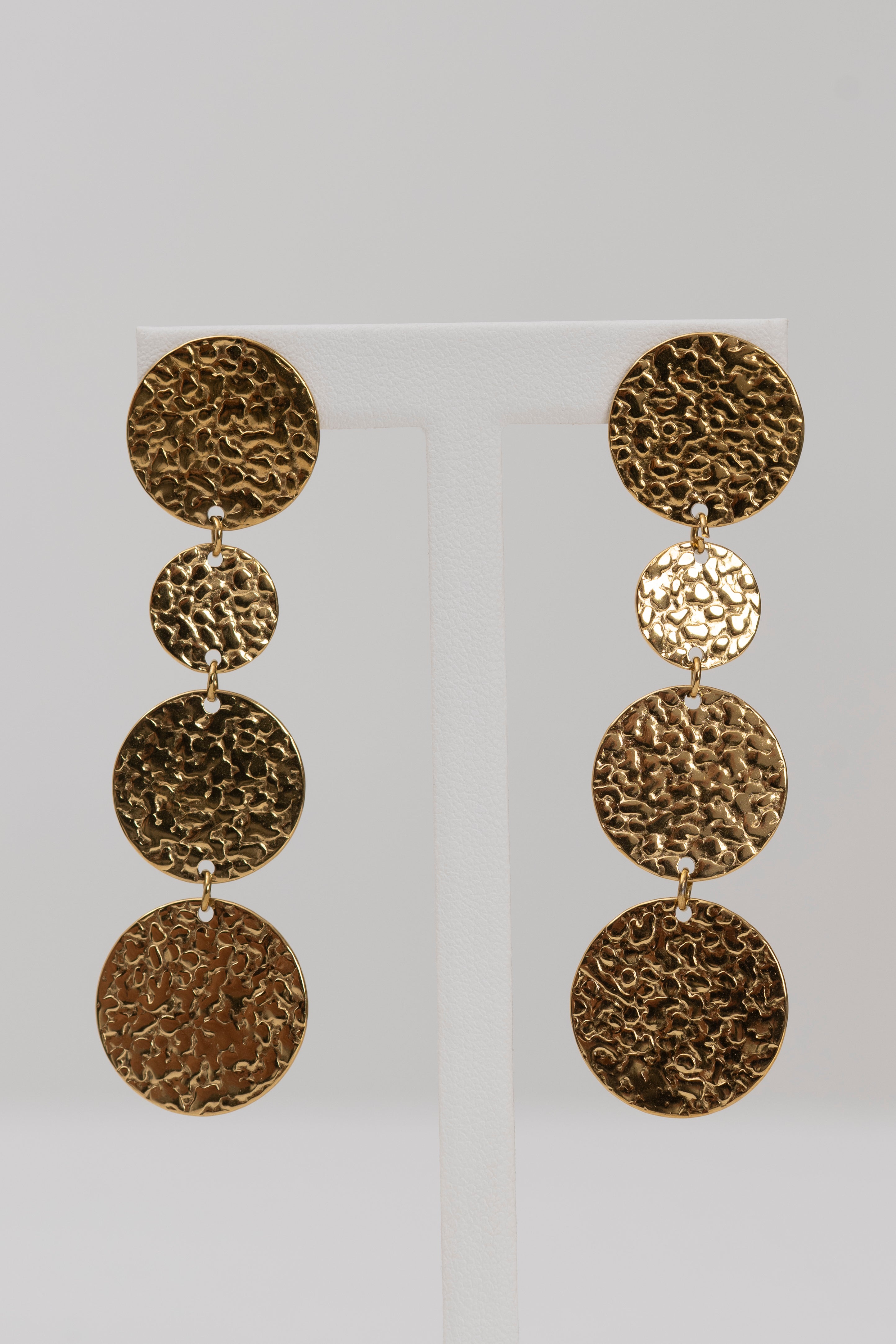 Orecchini pendenti martellati