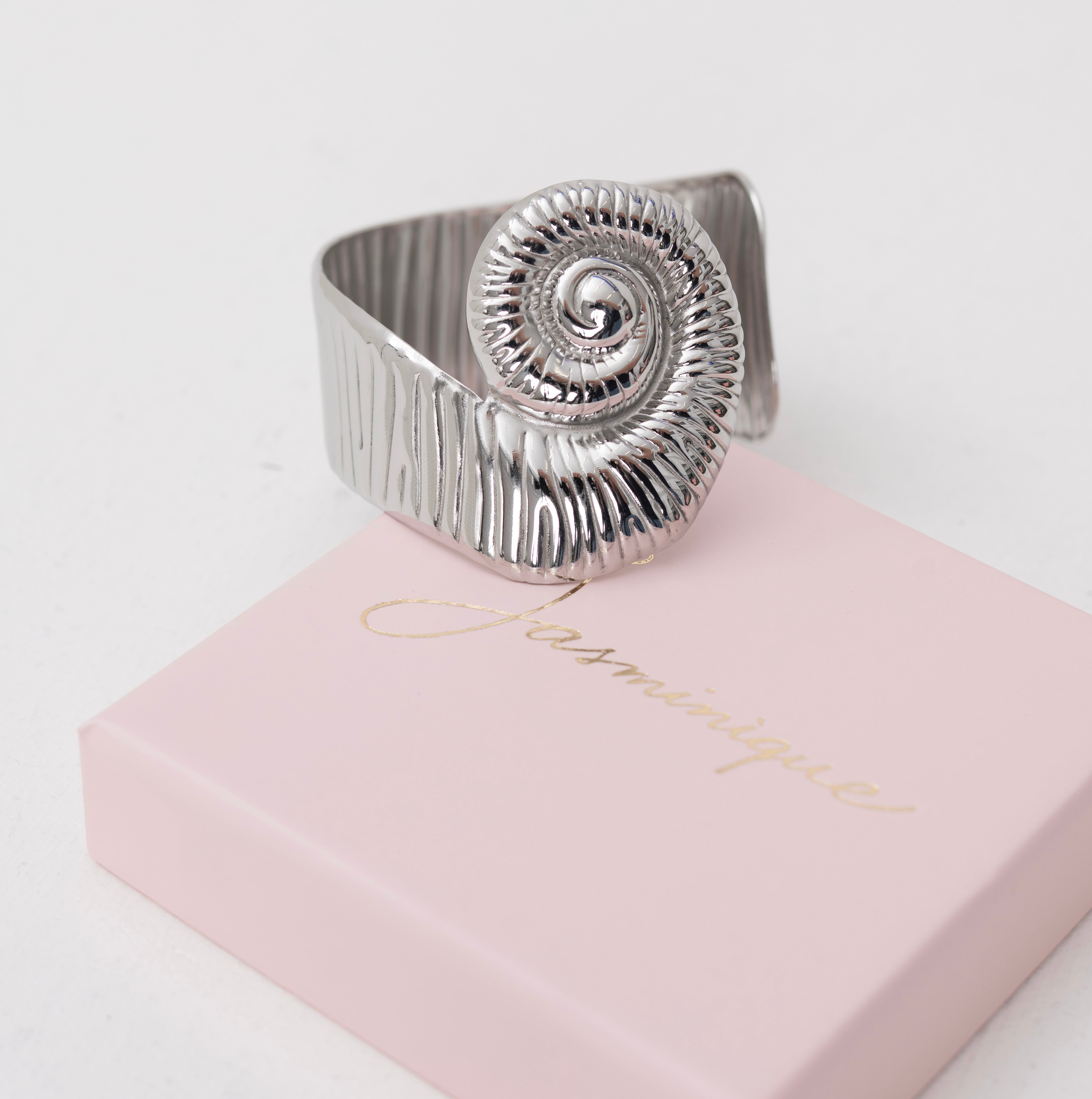 Bracciale conchiglia rigido